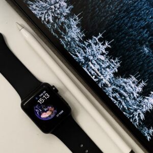 Apple Liquid Glass Tasarım Değişikliği: Buzlu Görünüm ve Etkileri