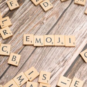Apple’dan Wordle’a Rakip Emoji Kelime Oyunu!