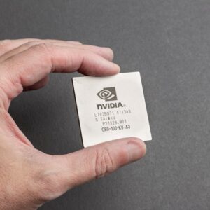 NVIDIA Çin’e Yaptırım Yasağına Rağmen Çip Satışı: 1 Milyar Dolar