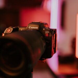 Canon R50 V İncelemesi: Vlogging İçin Uygun mu?