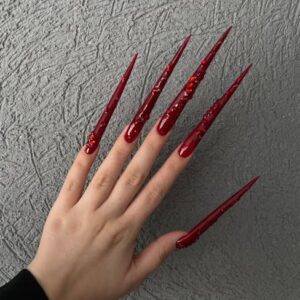 Megan Thee Stallion’ın Louboutin Esintili Manikürü: Moda ve Tırnak Trendleri