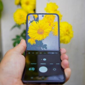 Samsung Galaxy Z Flip 7 İncelemesi: Yeni Özellikler ve Performans