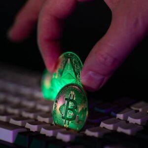 USDT Güvenliği Artıyor: Tether, Crystal Intelligence’e Yatırım Yaptı