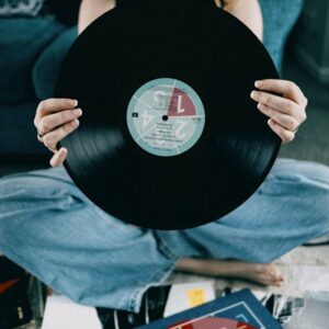 Lorde Şeffaf CD Skandalı: Çalınmıyor mu?