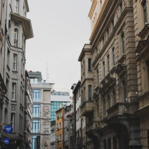 Coinbase ve Binance Arasındaki Rekabet Yoğunlaşıyor: Trump Raporu İddiaları