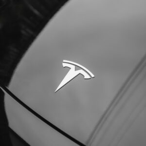 Tesla Araç Teslimatları Düşüşte: Nedenleri ve Gelecek Beklentileri