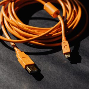 Framework 240W USB-C Şarj Adaptörü: Dizüstü Bilgisayar Şarjında Yeni Çağ