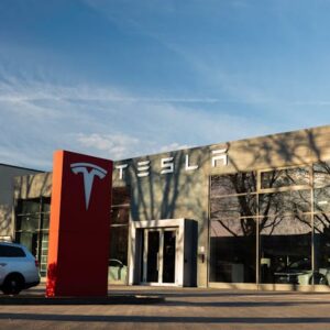 Tesla’dan Musk’a 1 Trilyon Dolar Teklif: Robotik Devrim mi?
