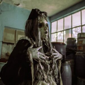 Dust Bunny: Ailece İzlenebilecek Korku Filmi – İnceleme