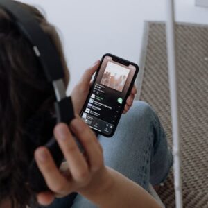 Spotify ve djay Yeniden Entegre Oldu: DJ’ler İçin Yeni İmkanlar!