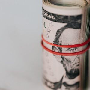 Tether Kârı 10 Milyar Doları Aştı: Hisse Geri Alım ve Yeni Yatırımlar