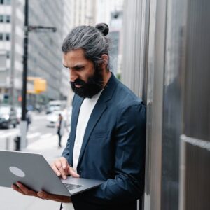 Silicon Valley: İnternetin Çürütülmesi ve Geleceği