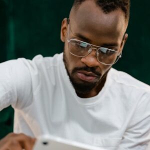 OpenAI Sora: Yapay Zeka ile Video Devrimi Başladı!
