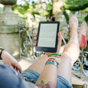 Renkli E-Okuyucu Seçenekleri: Kindle vs Kobo – Black Friday Fırsatları