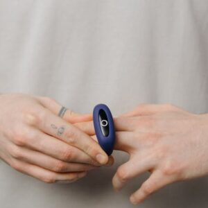 Stream Ring: Yapay Zeka Akıllı Yüzük ile Sesli Not Alma ve Sohbet Robotu