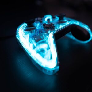 CloverPit Xbox’a Geldi: Karanlık Kapitalizm ve Kumar Temalı Roguelite