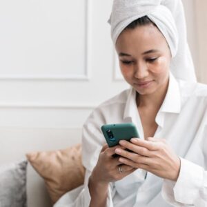 Amorepacific Skinsight: Cilt Yaşlanmasını Tahmin Eden Giyilebilir Yapıştırıcı