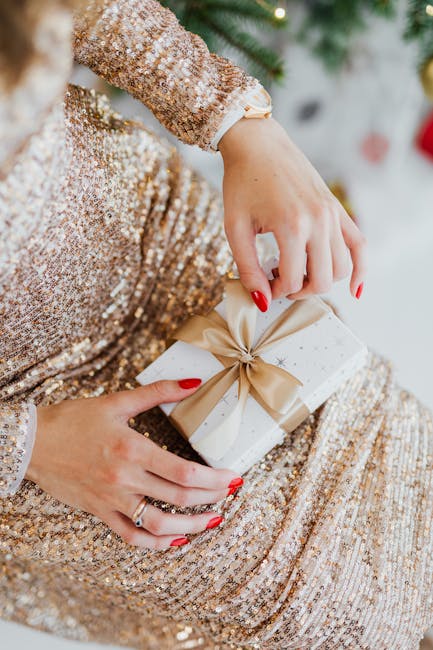 Demi Lovato'nun Yılbaşı Manikürleri: OPI ile İışıltılı Tırnaklar