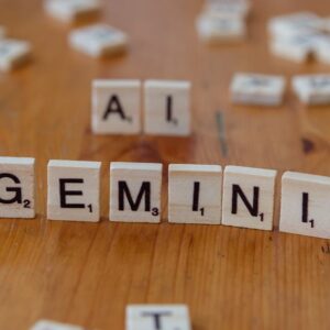 Apple Siri Gemini ile Güçleniyor: Yapay Zeka Rekabeti ve Kullanıcı Gizliliği