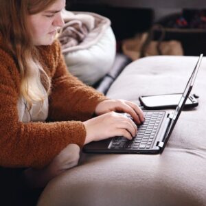 Chromebook ve Eğitim: Çocuk Sadakati mi, Etik Sorun mu?
