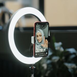 L’Oréal CES 2026’da Güzellik Teknolojilerini Tanıtıyor: LED Maske ve Infrared Saç Şekillendirme
