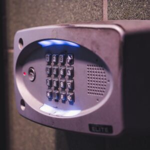 Lockin V7 Max: Kablosuz Şarjlı Akıllı Kilit – Güvenlik ve Teknoloji