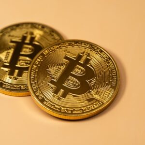 Bitcoin Fiyatı Düşüşte: 94.300 Dolar Seviyesine Geriledi!