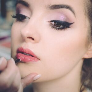 UZO Blaque Liquide Eyeliner: Su Geçirmez Mat Likit Kalem | Göz Makyajı