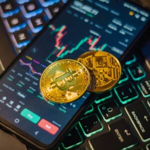 Bitcoin Fiyatı Yükselişte: 65.000 Doları Geçti!