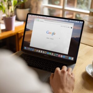 Apple ve Google’dan ICE İzleme Bilgisi Paylaşımını Engelleme Kararı