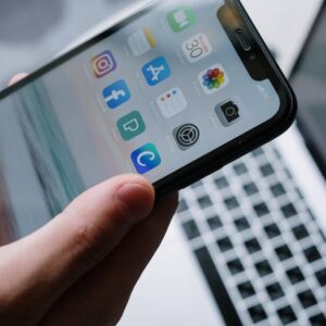 Katlanabilir iPhone Sürprizi: iPad Tarzı Arayüz ve Özellikler